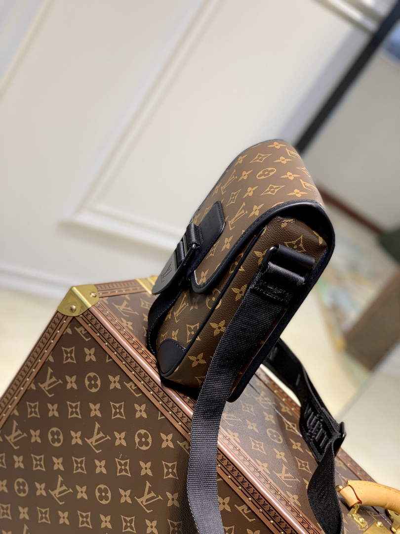 Louis Vuitton M46442 Archy Messenger PM Bag Monogram Canvas