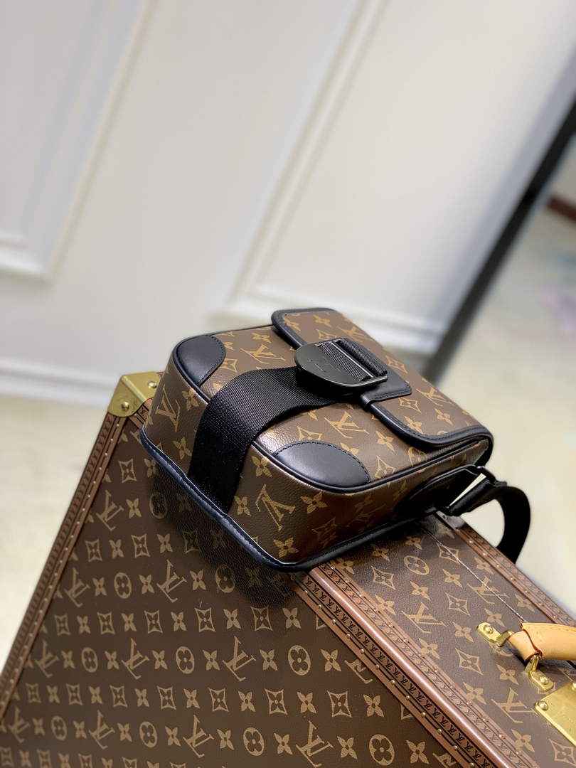 Louis Vuitton M46442 Archy Messenger PM Bag Monogram Canvas
