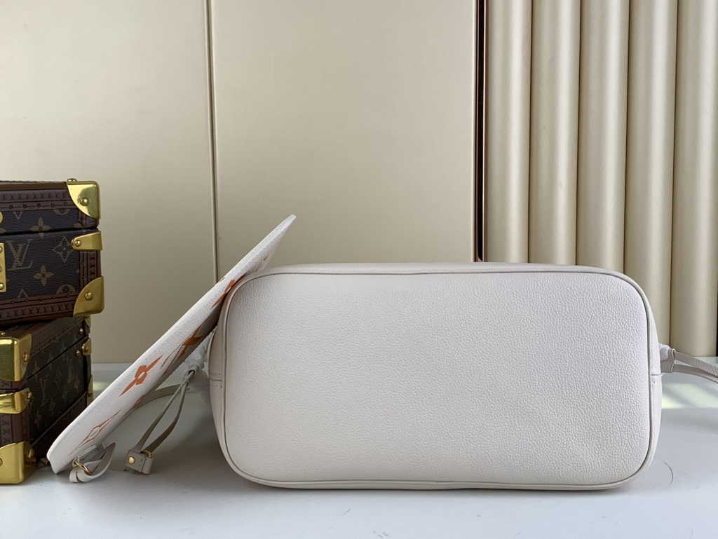 Louis Vuitton M46516 Neverfull MM Monogram Empreinte Leather Beige