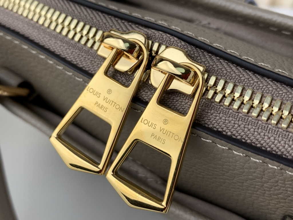 Louis Vuitton M46585 Trianon PM Bag Monogram Leather For Women - Default Title - View 8