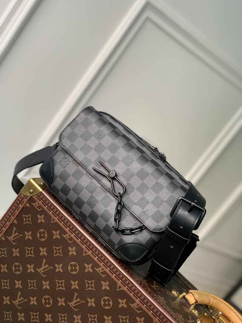 Louis Vuitton M46795 Steamer Messenger Damier canvas