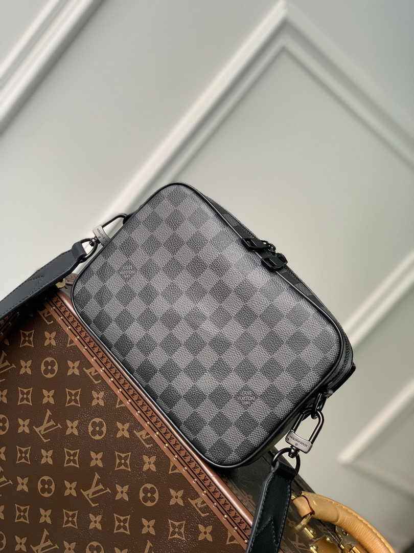 Louis Vuitton M46795 Steamer Messenger Damier canvas