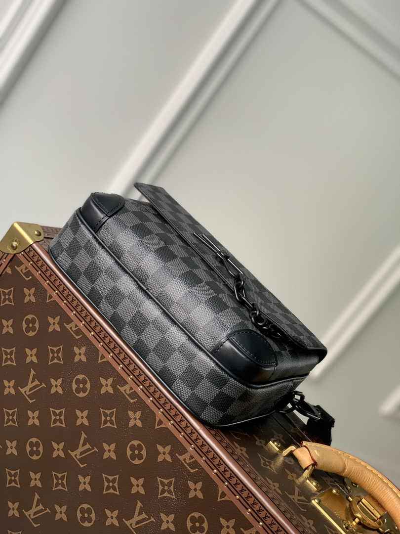 Louis Vuitton M46795 Steamer Messenger Damier canvas