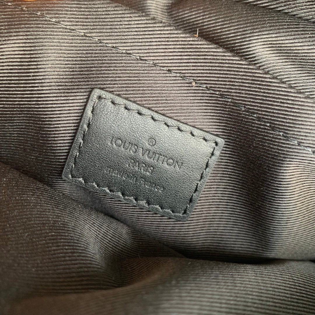 Louis Vuitton M46795 Steamer Messenger Damier canvas