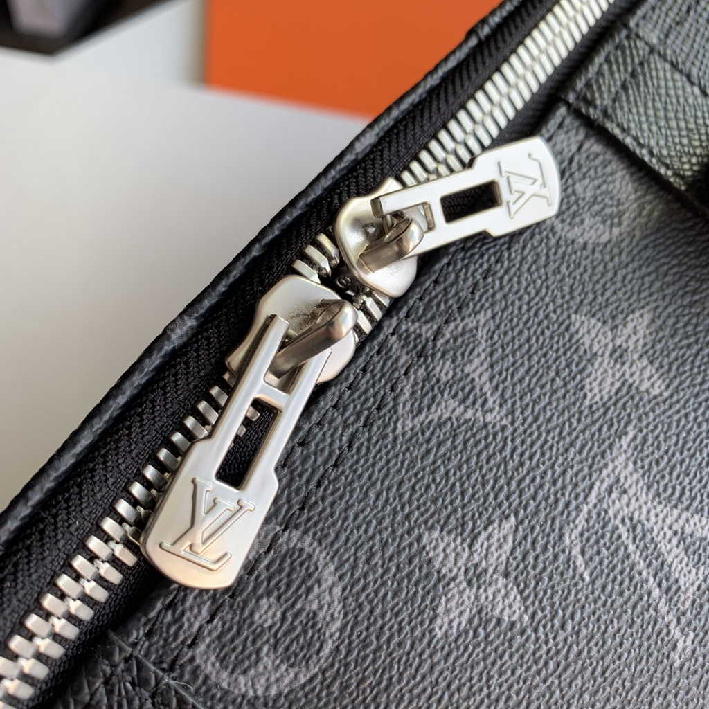 Louis Vuitton M53763 Keepall 50 Bandoulière Taigarama Travel bag
