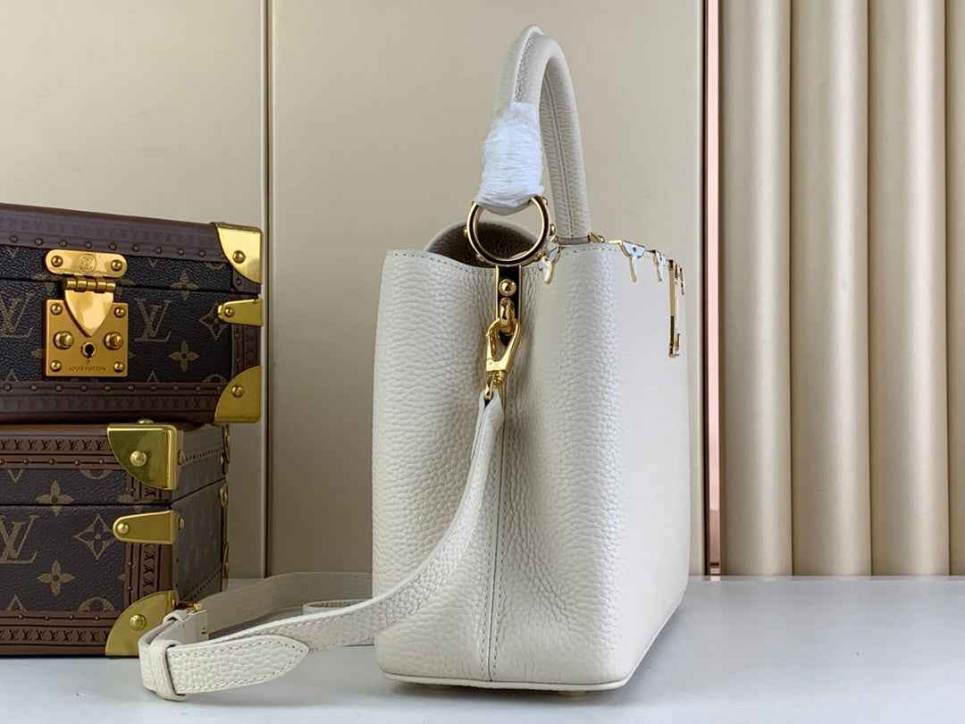 Louis Vuitton M54663 Capucines MM Bag White Taurillon leather