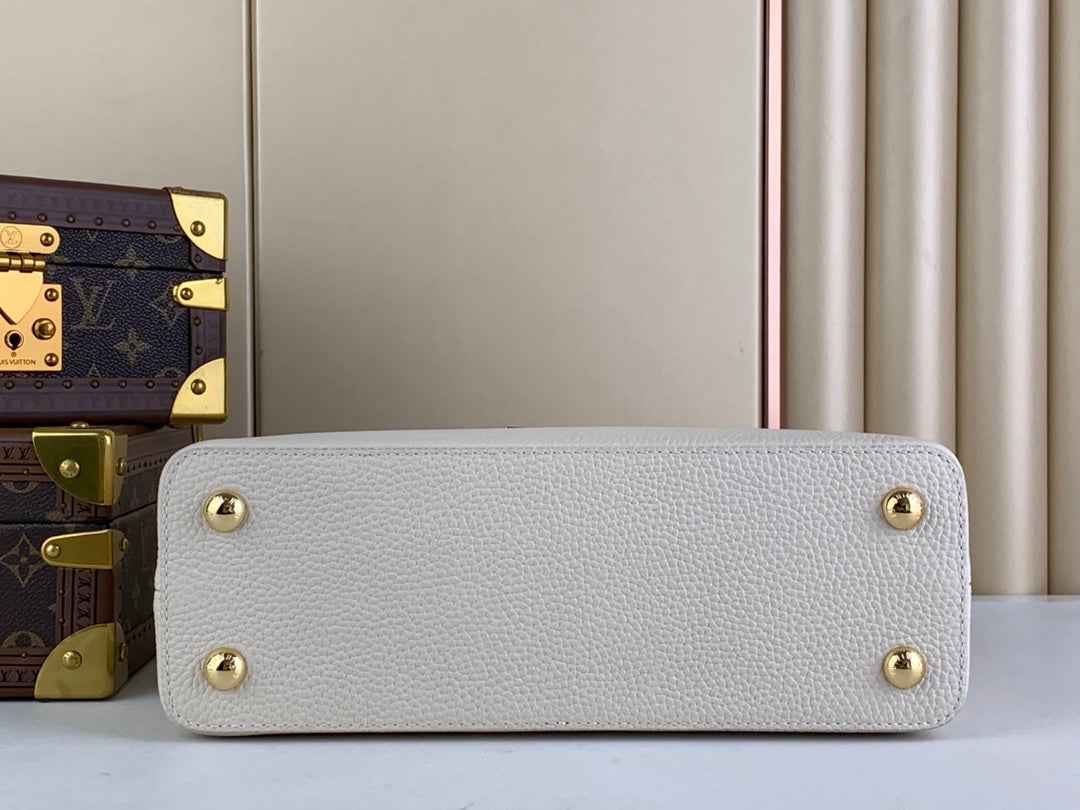Louis Vuitton M54663 Capucines MM Bag White Taurillon leather