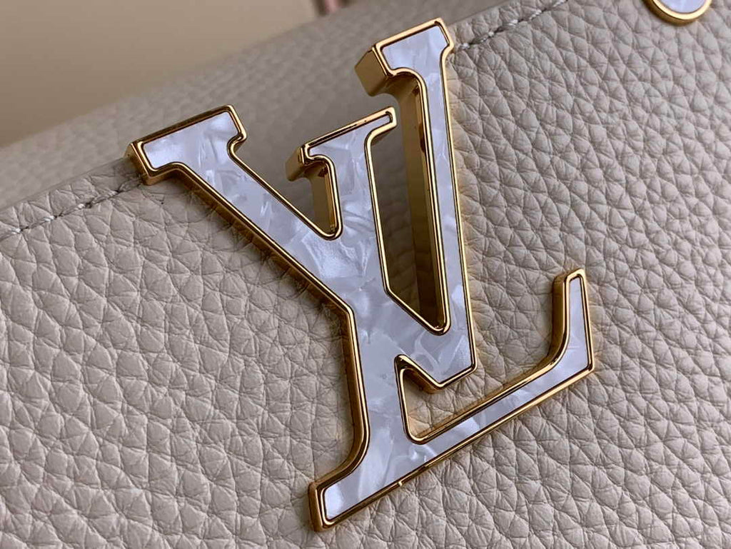 Louis Vuitton M54663 Capucines MM Bag White Taurillon leather