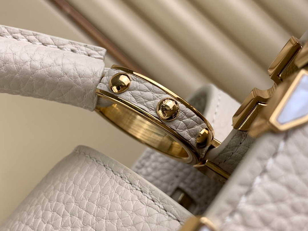 Louis Vuitton M54663 Capucines MM Bag White Taurillon leather