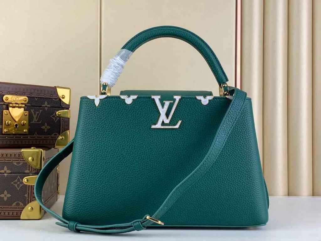 Louis Vuitton M54663 Capucines MM Bag Green Taurillon leather