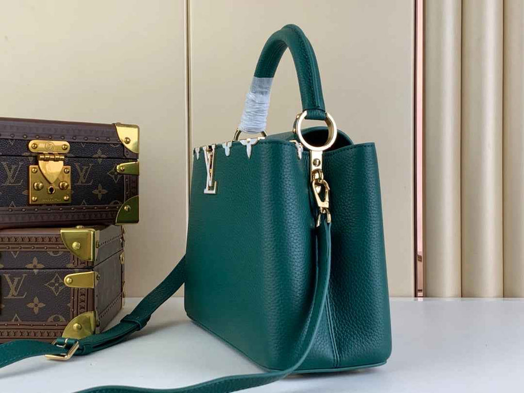 Louis Vuitton M54663 Capucines MM Bag Green Taurillon leather