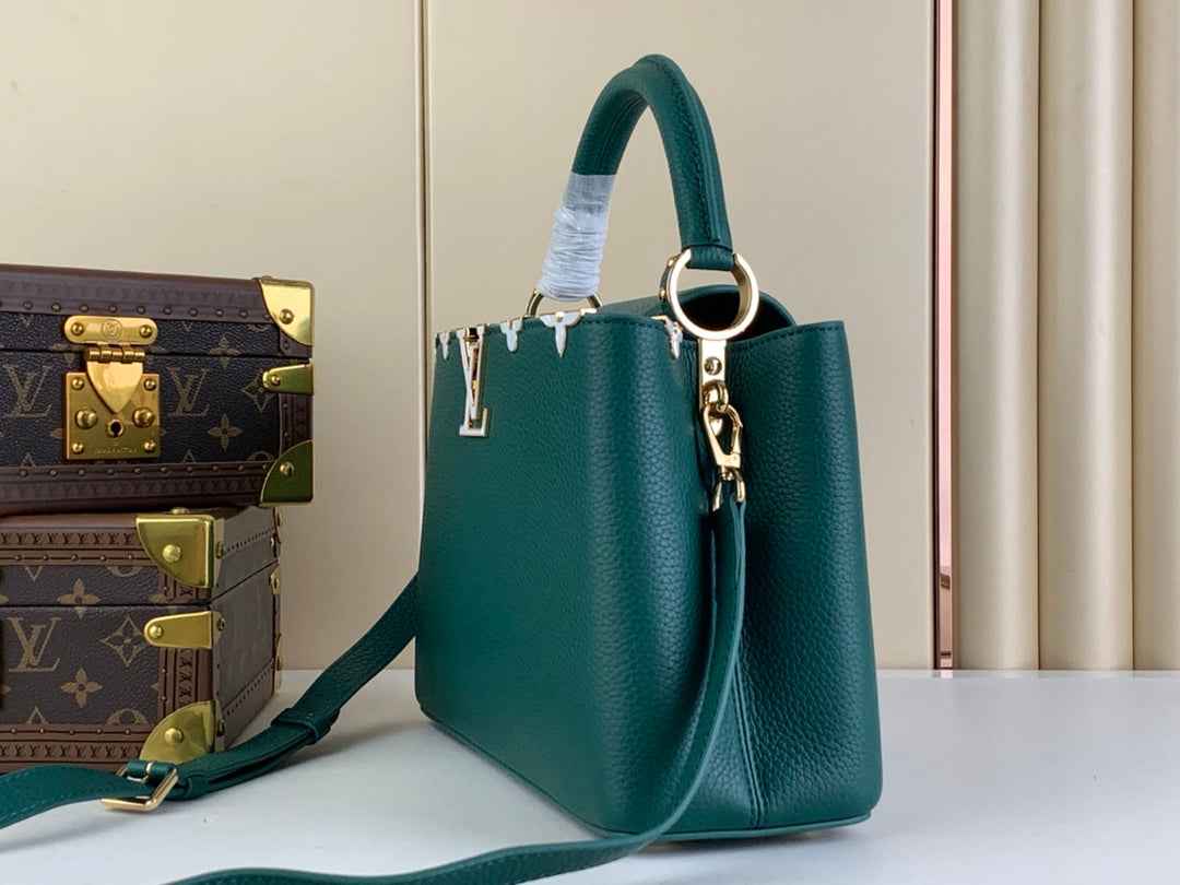 Louis Vuitton M54663 Capucines MM Bag Green Taurillon leather