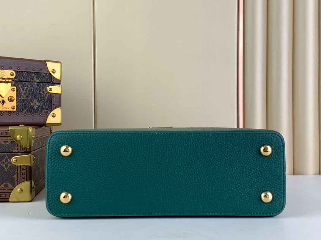 Louis Vuitton M54663 Capucines MM Bag Green Taurillon leather
