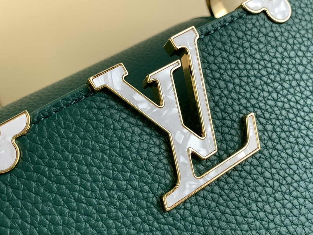 Louis Vuitton M54663 Capucines MM Bag Green Taurillon leather