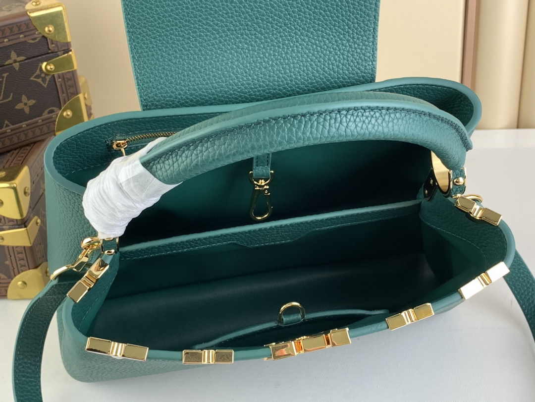 Louis Vuitton M54663 Capucines MM Bag Green Taurillon leather