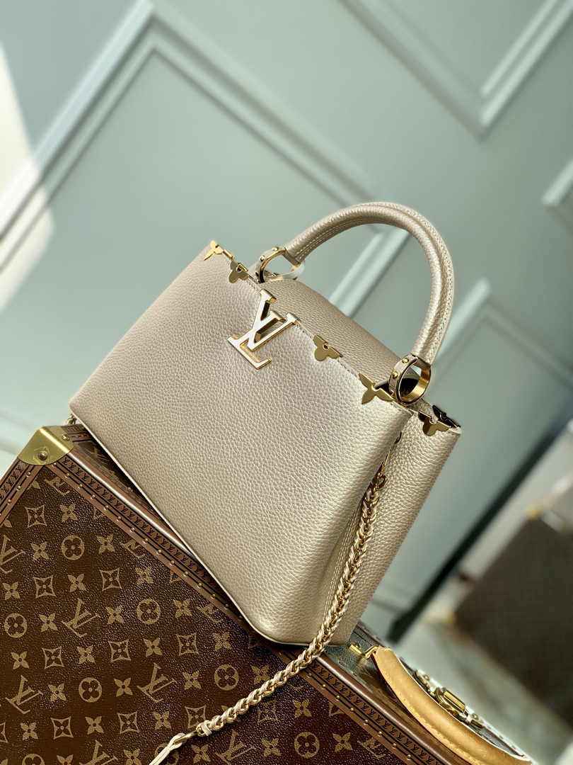 Louis Vuitton  M54663 Capucines MM Bag Gold Taurillon leather