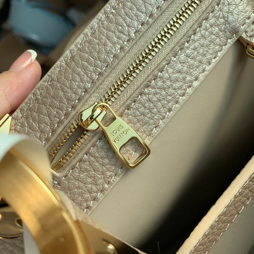 Louis Vuitton  M54663 Capucines MM Bag Gold Taurillon leather