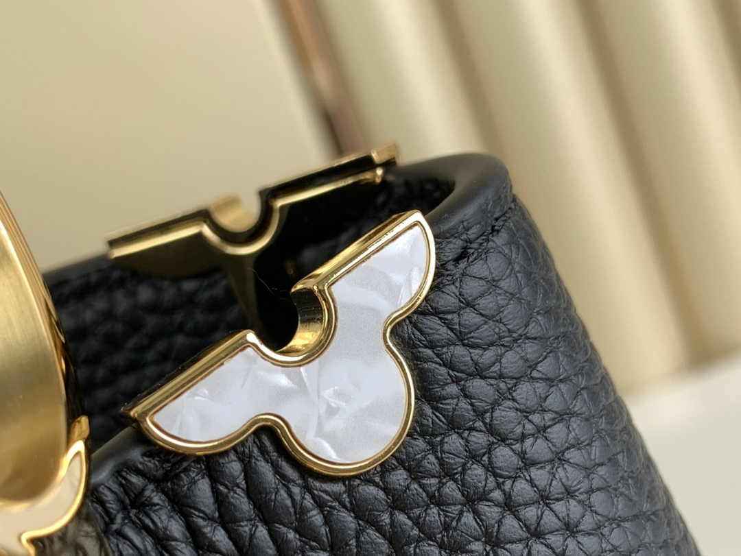 Louis Vuitton  M54663 Capucines MM Bag Black Taurillon leather