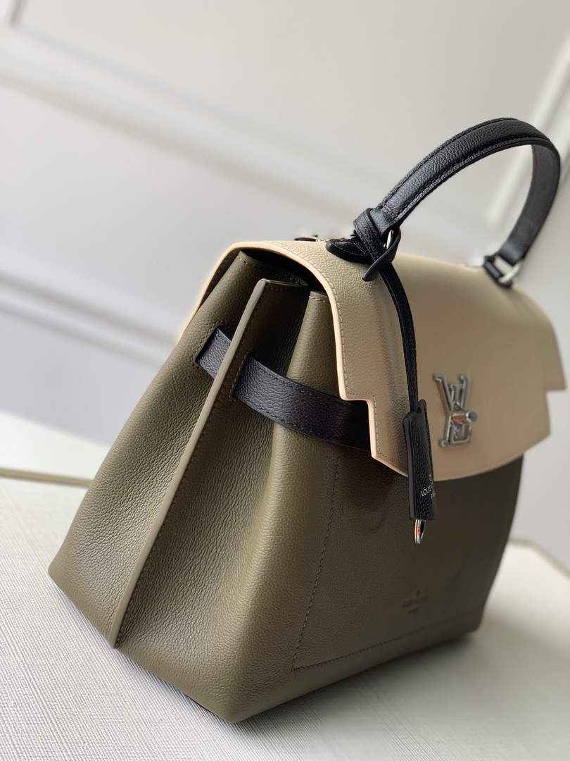 Louis Vuitton M56094 Lockme Ever MM Bag Green