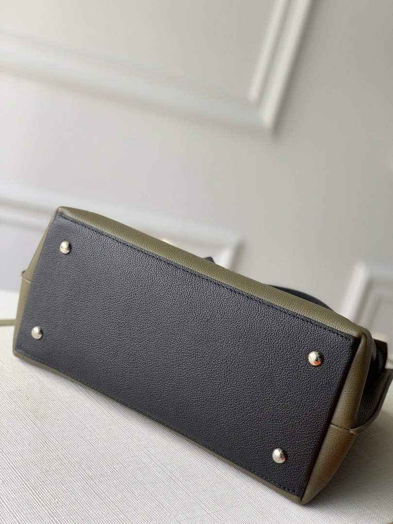 Louis Vuitton M56094 Lockme Ever MM Bag Green