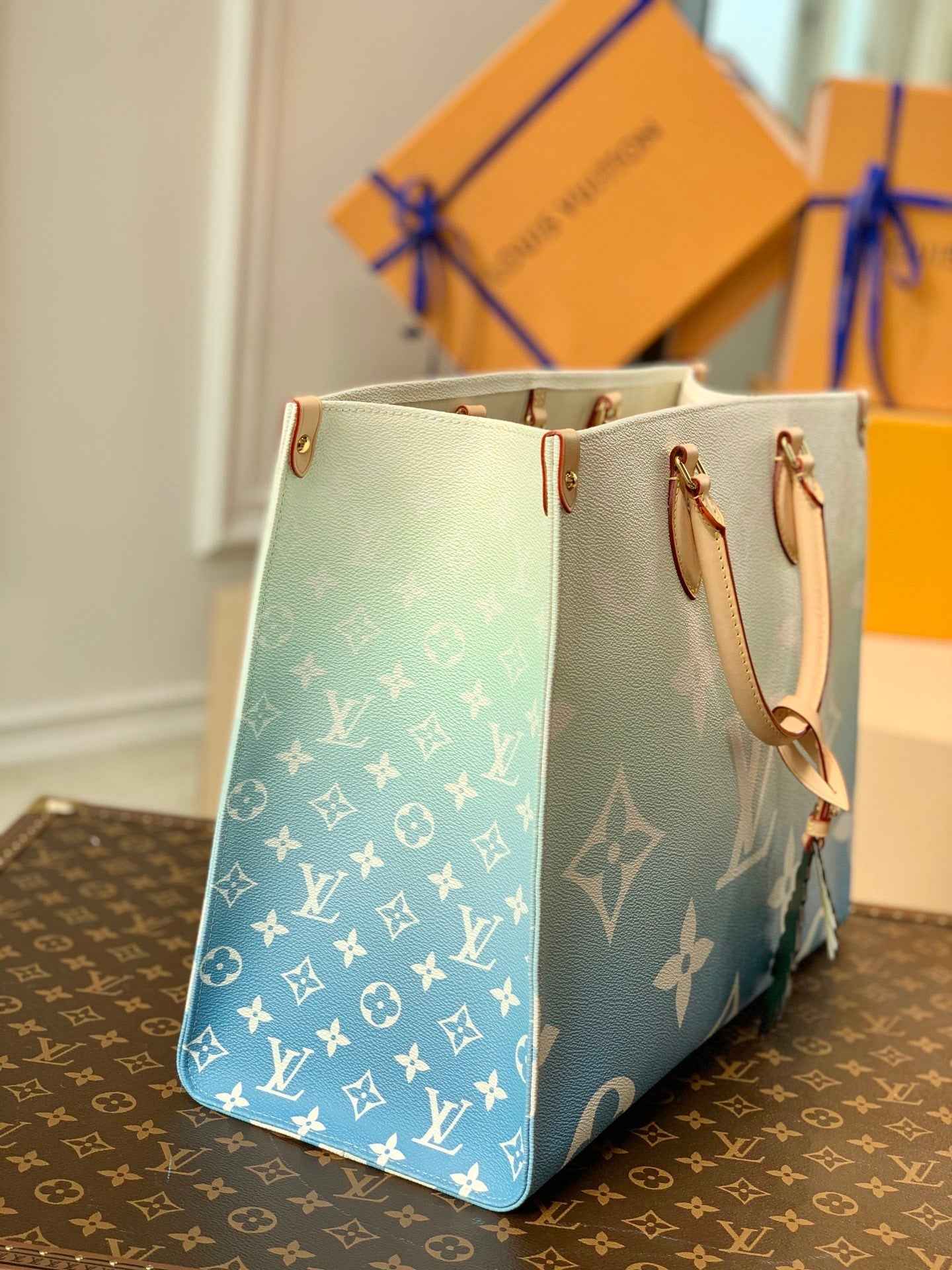 Louis Vuitton M57639 OnTheGo GM Tote Bag Leather Blue - Default Title - View 2
