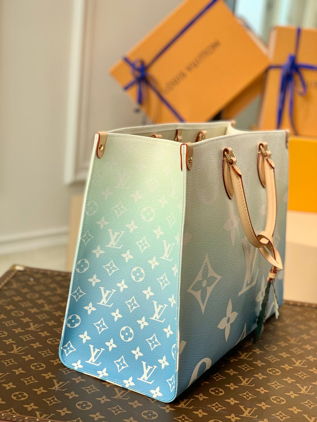 Louis Vuitton M57639 OnTheGo GM Tote Bag Leather Blue - Default Title - View 2