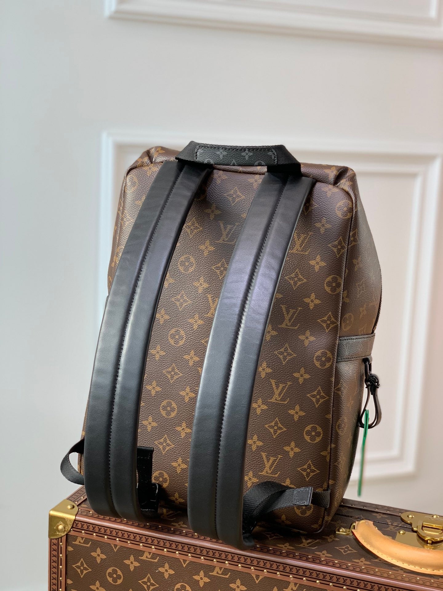 Louis Vuitton M57965 Discovery Backpack Monogram Canvas