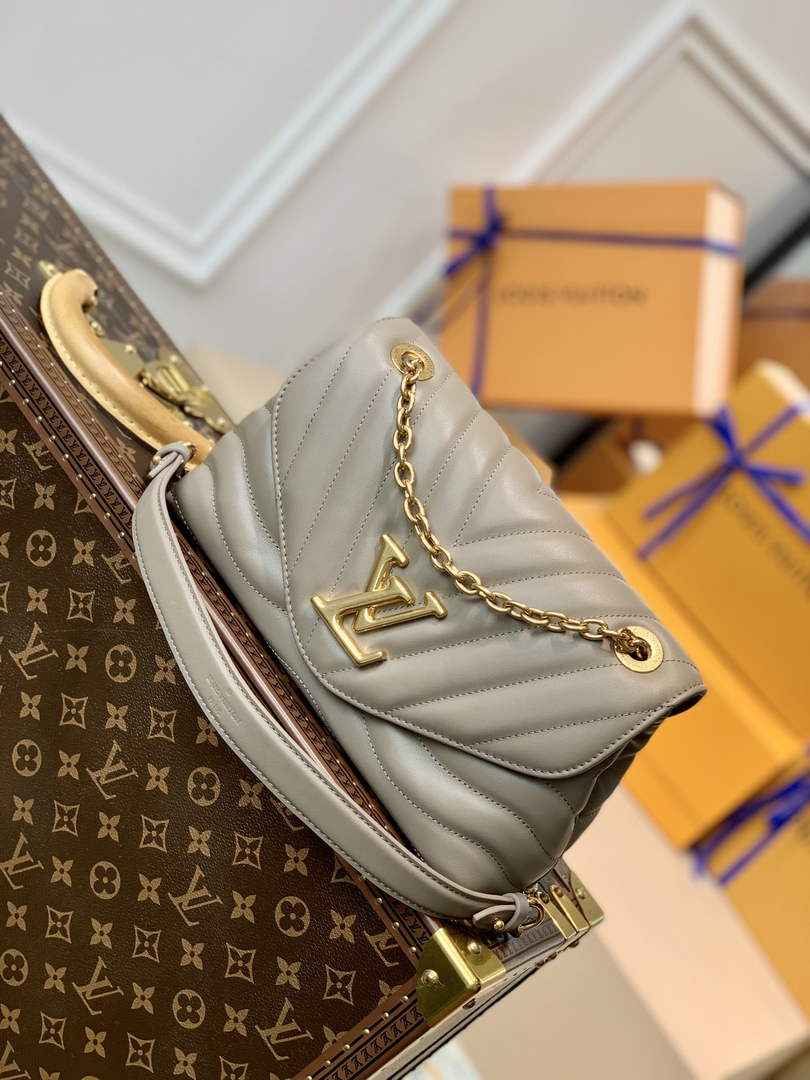 Louis Vuitton M58550 LV New Wave Chain Bag Gray