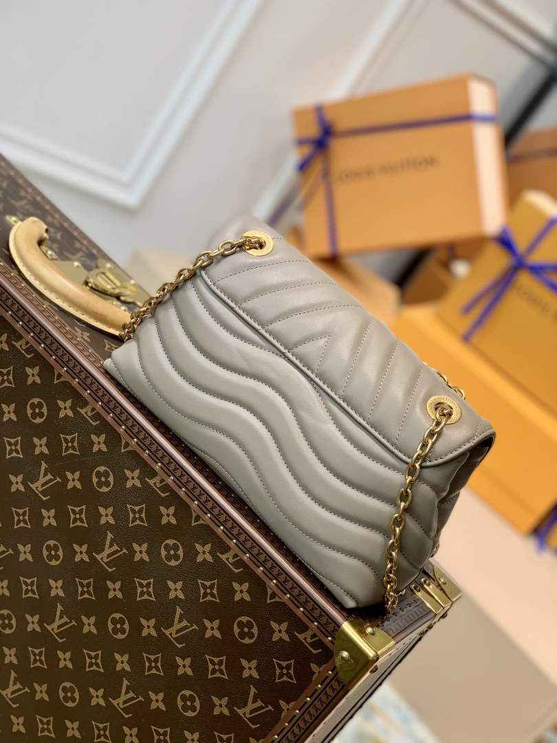 Louis Vuitton M58550 LV New Wave Chain Bag Gray