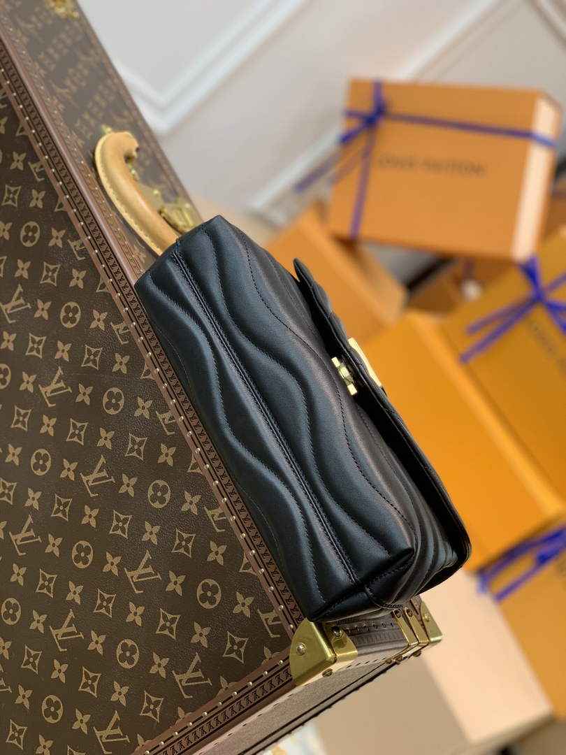 Louis Vuitton M58552 LV New Wave Chain Bag Black
