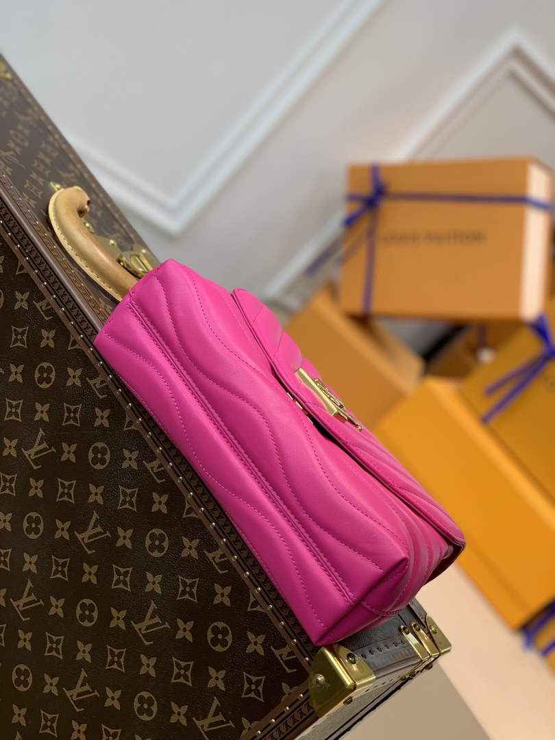 Louis Vuitton M58553 LV New Wave Chain Bag Plum