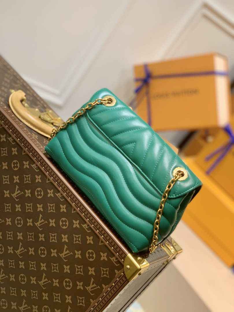 Louis Vuitton M58664 LV New Wave Chain Bag Green