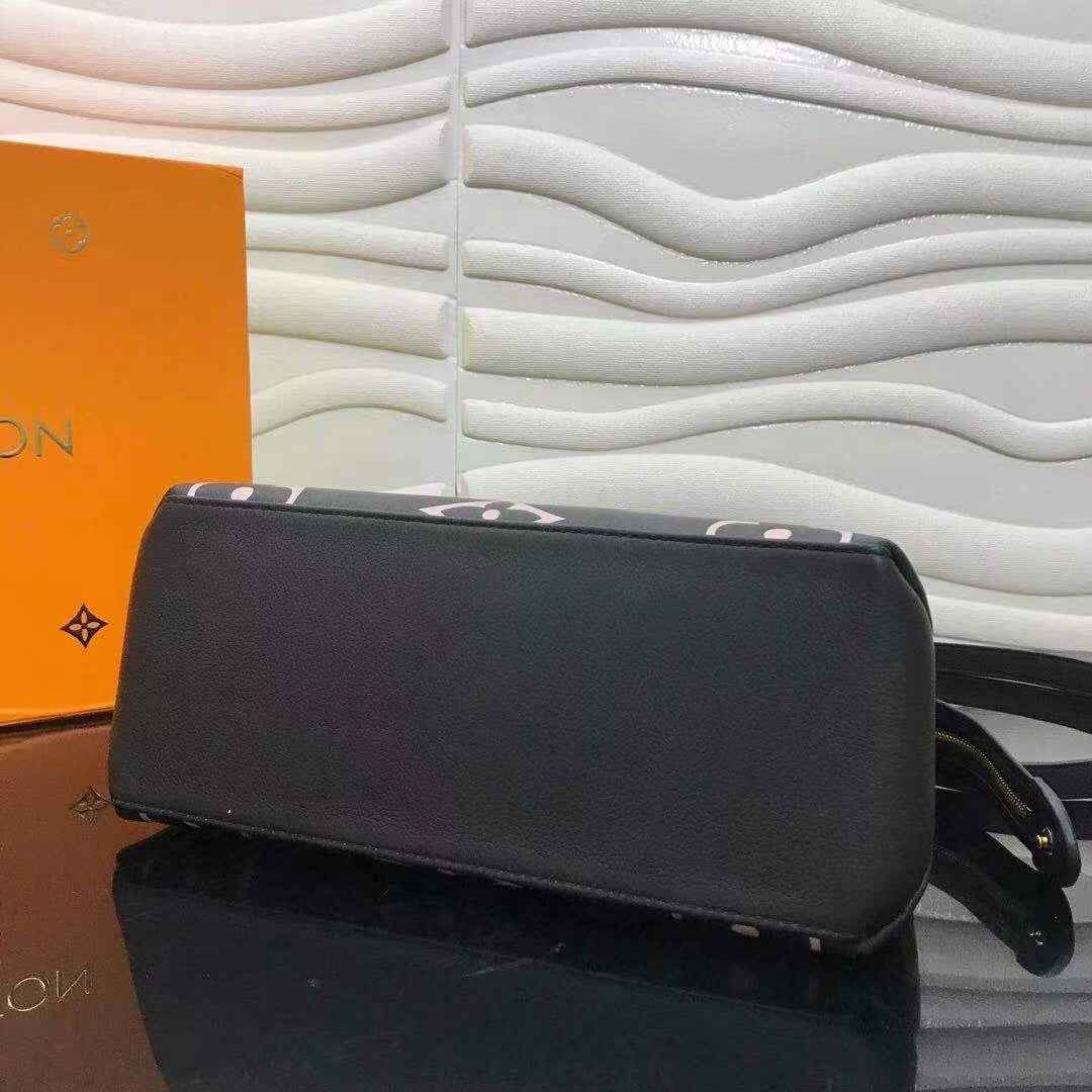 Louis Vuitton M58913 Petit Palais Bicolor Monogram Leather Black