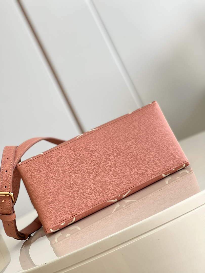 Louis Vuitton M58913 Petit Palais Bicolor Monogram Leather Pink - 29 x 18 x 12.5 cm / Monogram Leather Pink - View 7