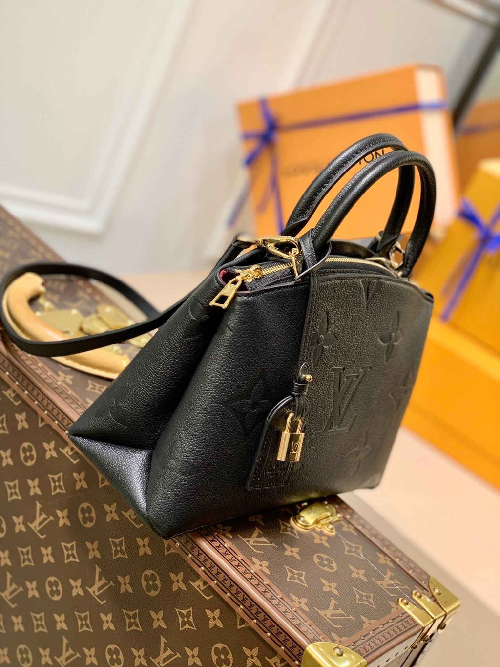 Louis Vuitton M58916 Petit Palais tote bag Monogram Leather Black