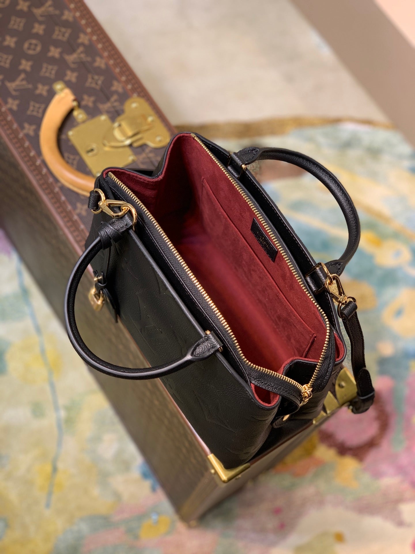Louis Vuitton M58916 Petit Palais tote bag Monogram Leather Black - 29 x 18 x 12.5 cm / Monogram Leather Black - View 8