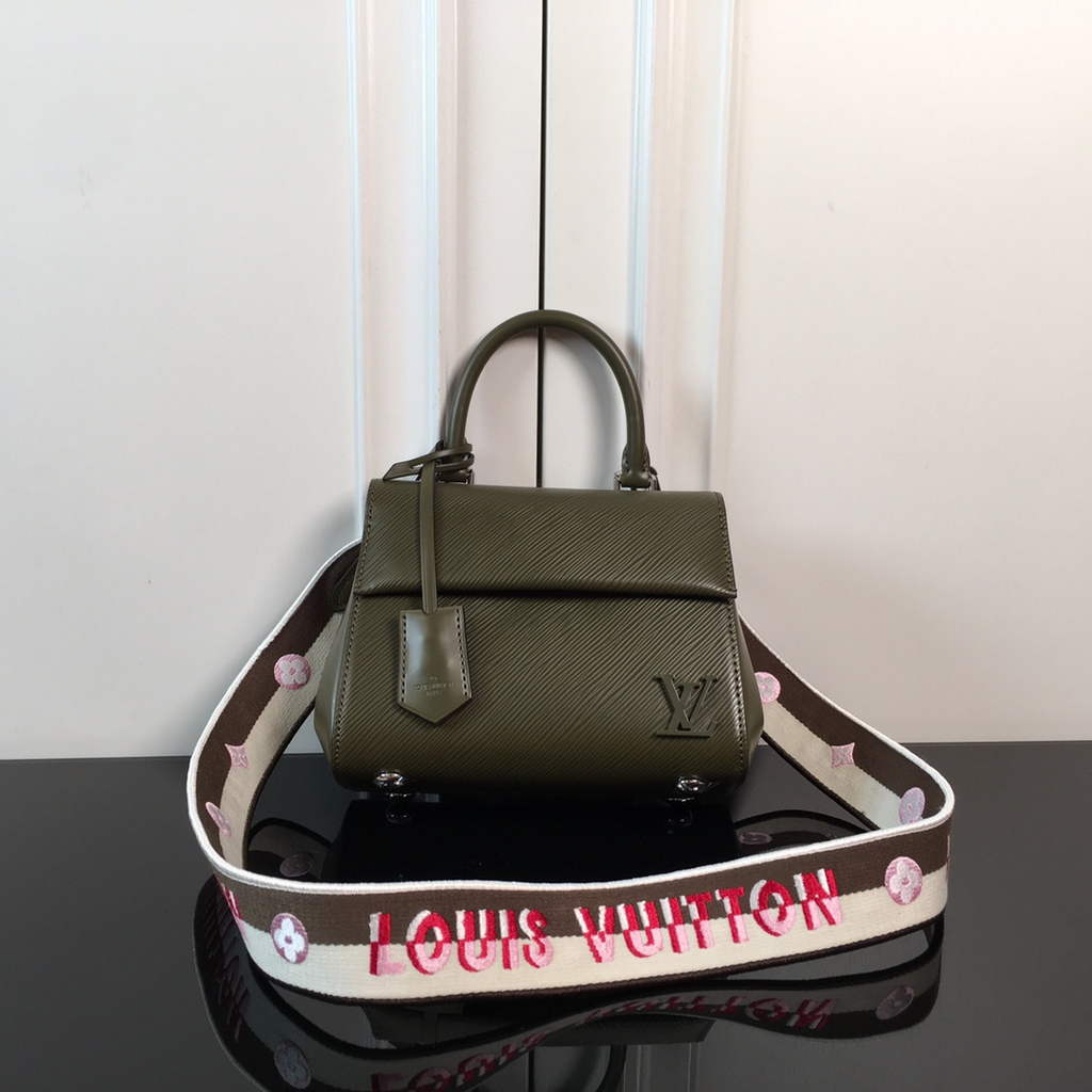 Louis Vuitton M58925 Cluny Mini Epi Leather Green - Default Title - View 4