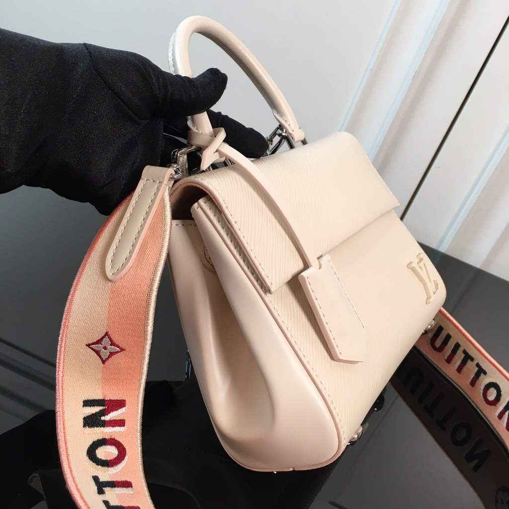 Louis Vuitton M58928 Cluny Mini Epi Leather Quartz