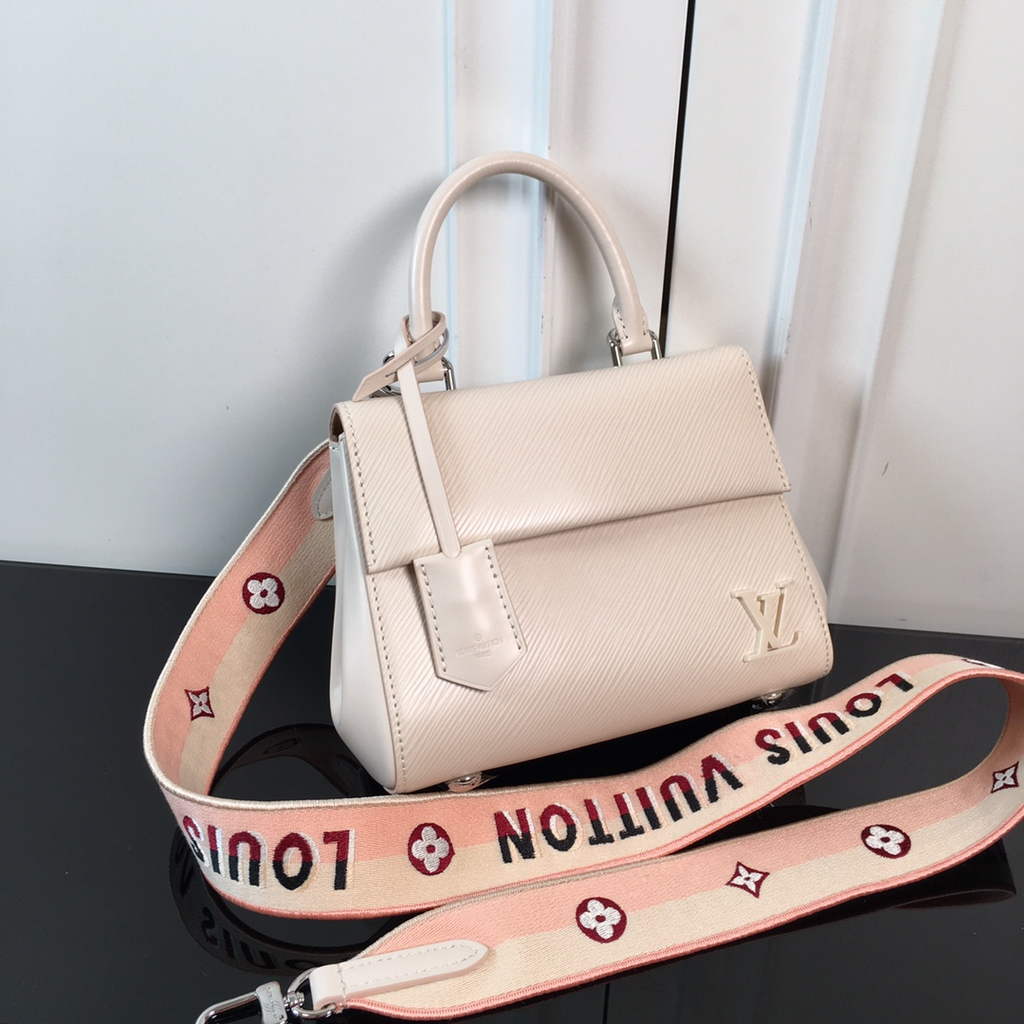 Louis Vuitton M58928 Cluny Mini Epi Leather Quartz - Default Title - View 5