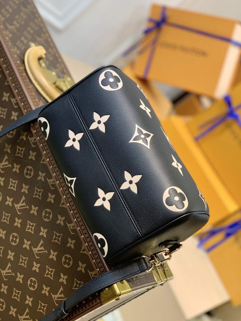 Louis Vuitton M58947 Speedy Bandoulière 25 black