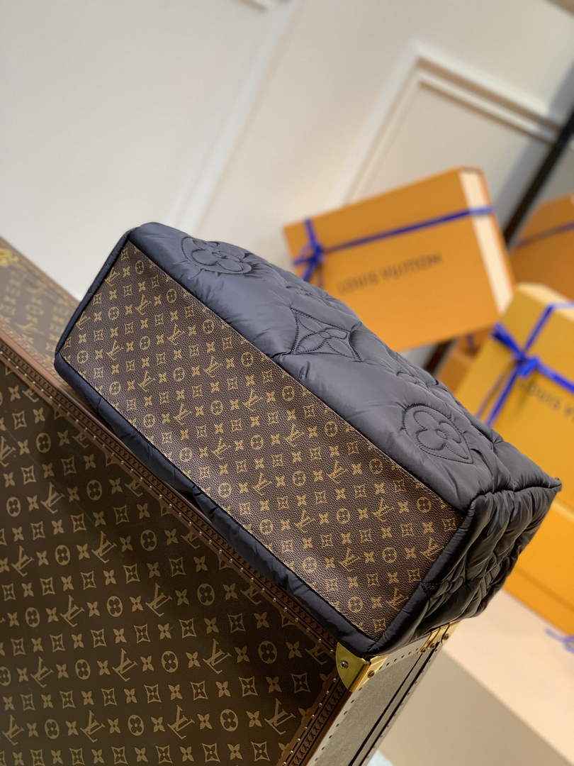 Louis Vuitton M59005 OnTheGo GM Tote Bag Black - Default Title - View 3
