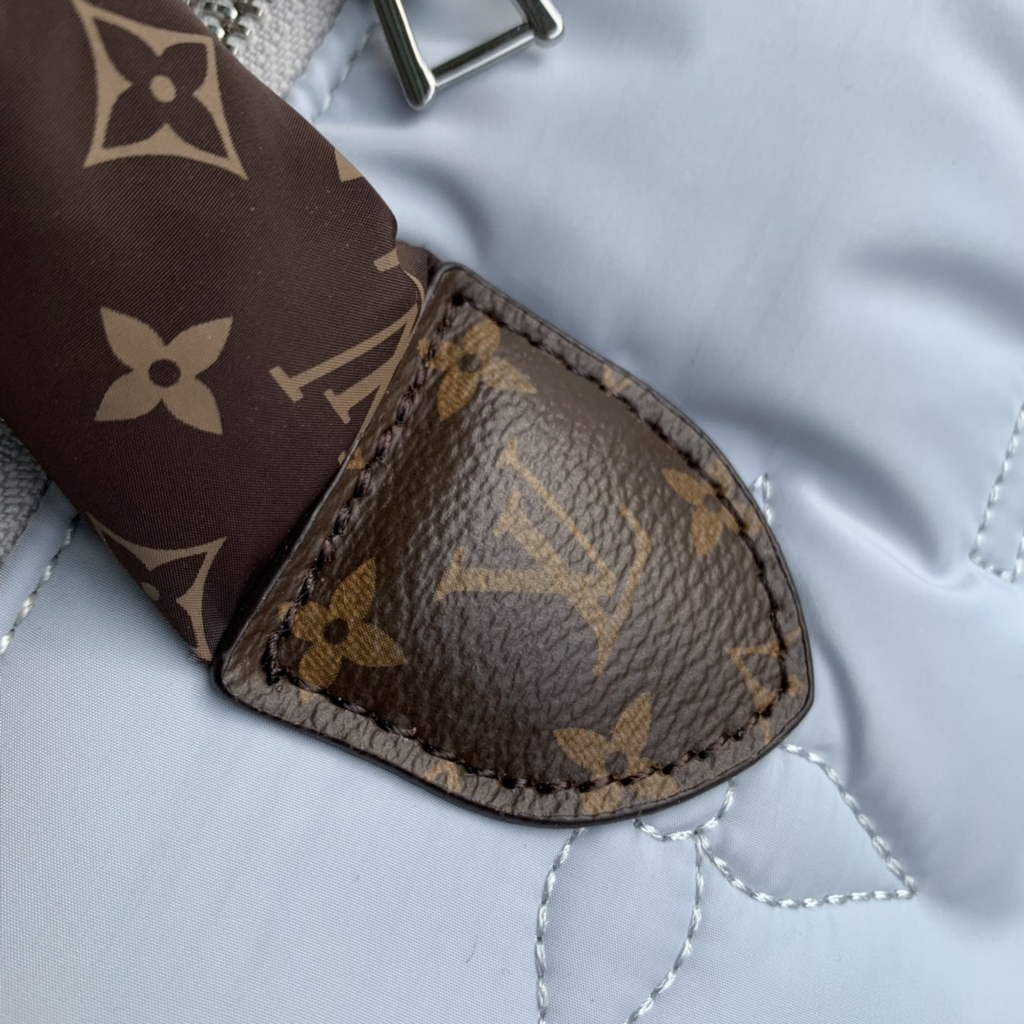 Louis Vuitton M59009 Speedy Bandoulière 25 White