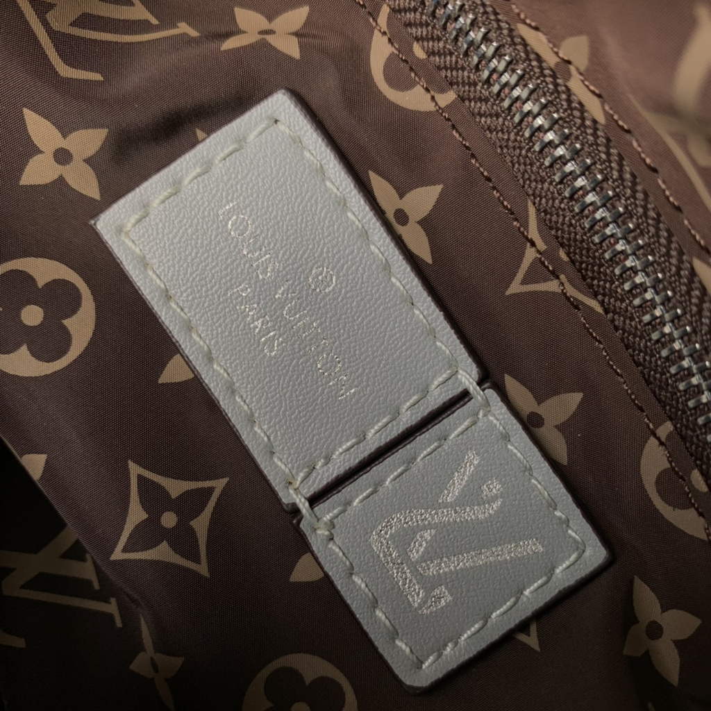Louis Vuitton M59009 Speedy Bandoulière 25 White