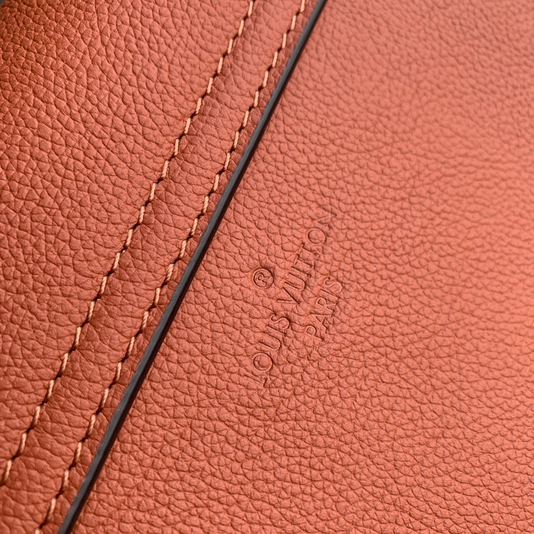 Louis Vuitton M59491 Lockme Tender Handbag Brown - 19 x 13 x 8 cm / Brown - View 6