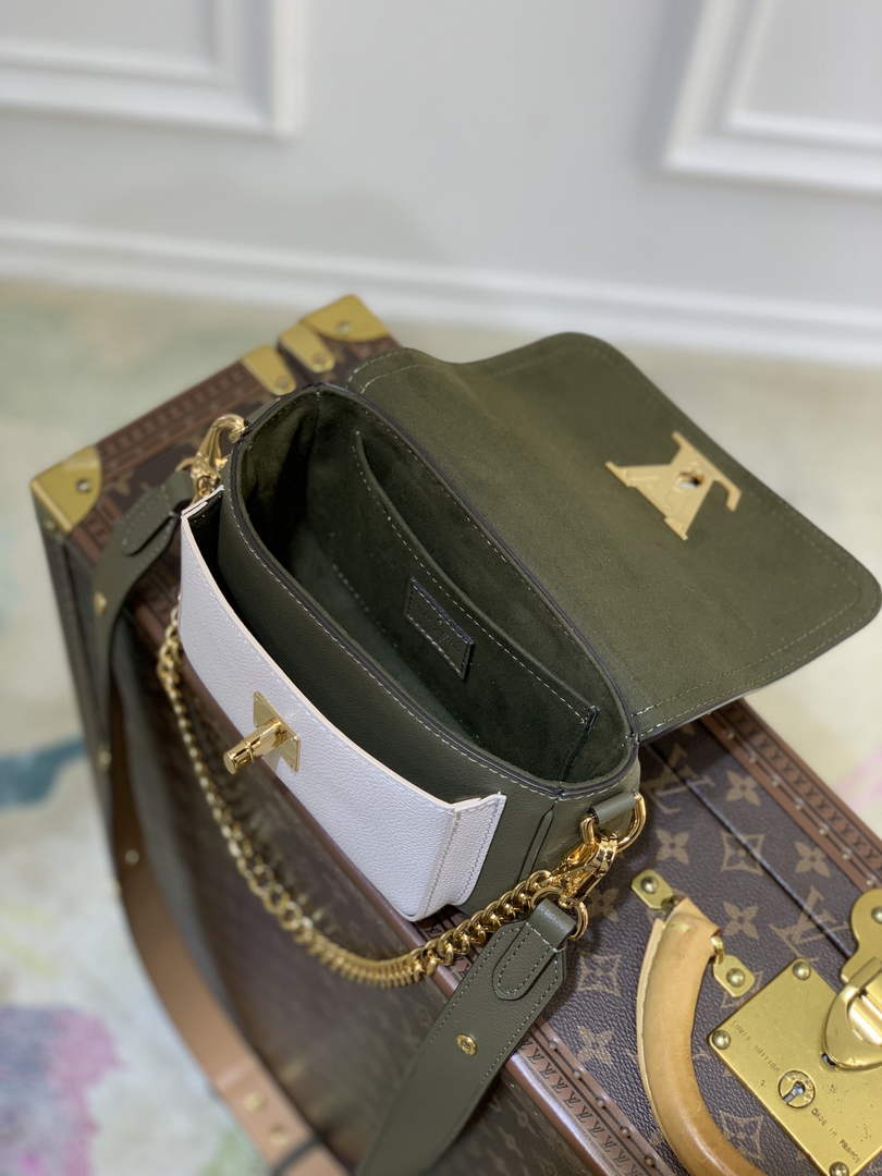 Louis Vuitton M59731 Lockme Tender Handbag Green - 19 x 13 x 8 cm / Light Khaki Green - View 8