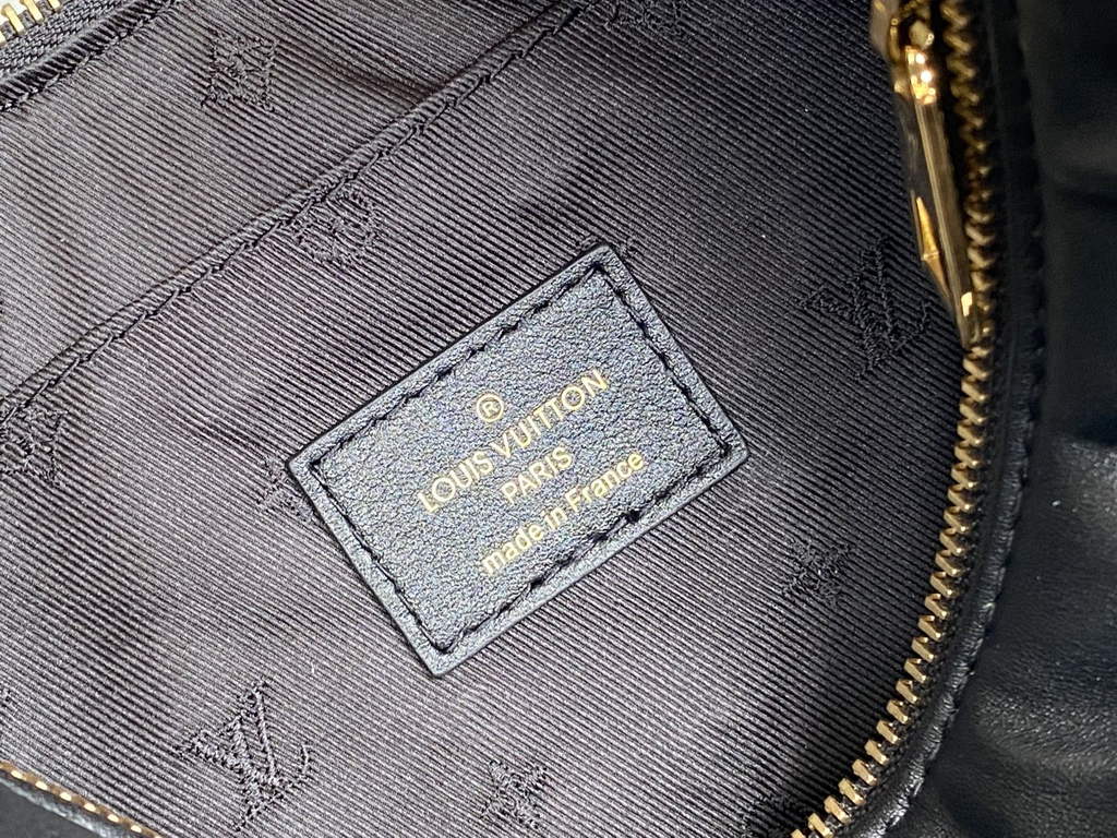 Louis Vuitton M59799 Over The Moon Bag Black - Default Title - View 10
