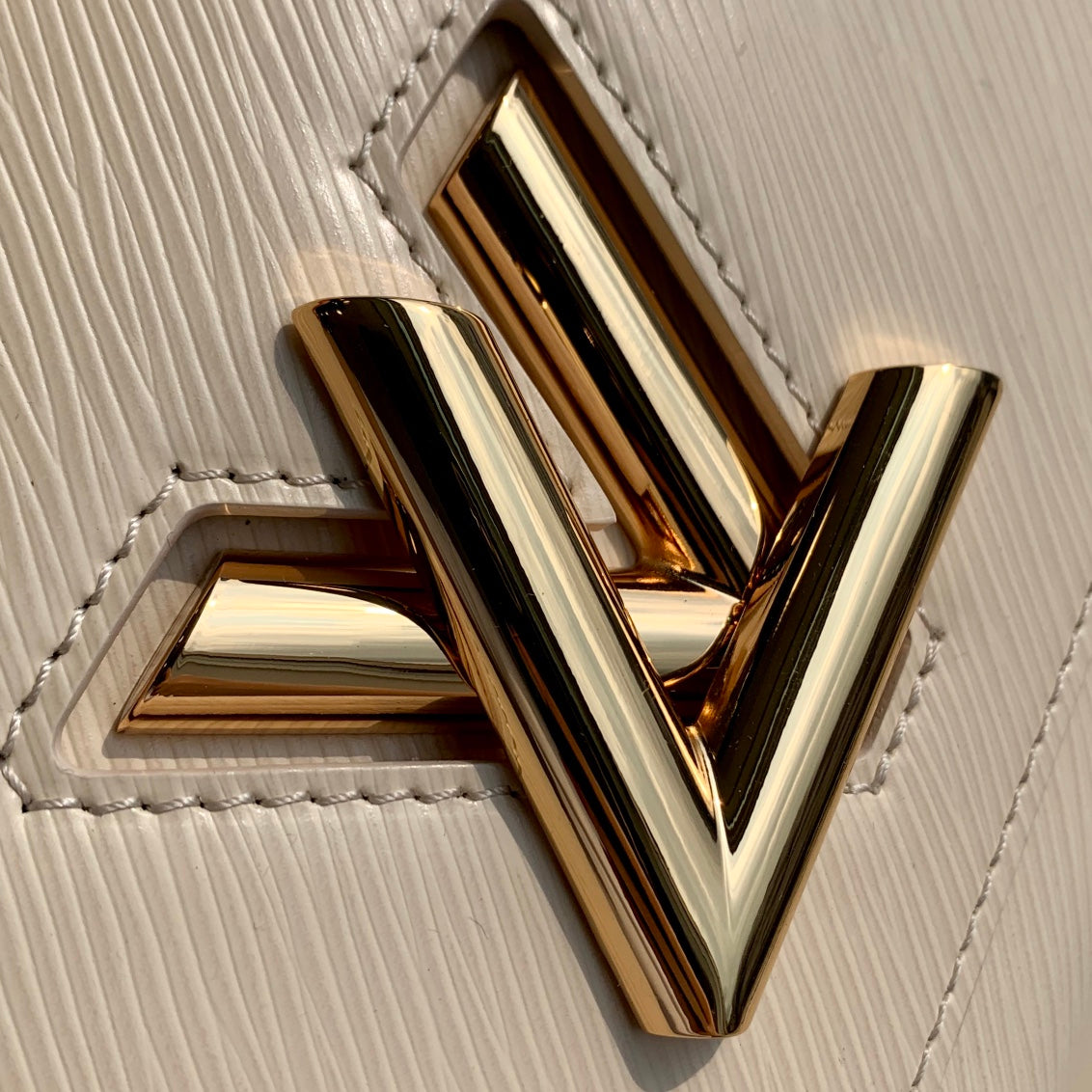 Louis Vuitton M59852 Twist PM Bag Epi Leather Quartz White