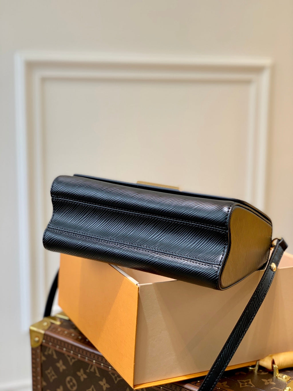 Louis Vuitton M59887 LV M21772 Twist MM Bag Epi Leather Black - Default Title - View 4