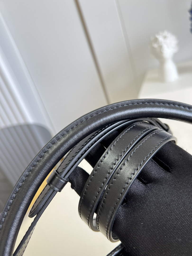 Louis Vuitton M59961 Petit Bucket Bag Black - 24 x 19 x 18.5 cm / Black - View 9