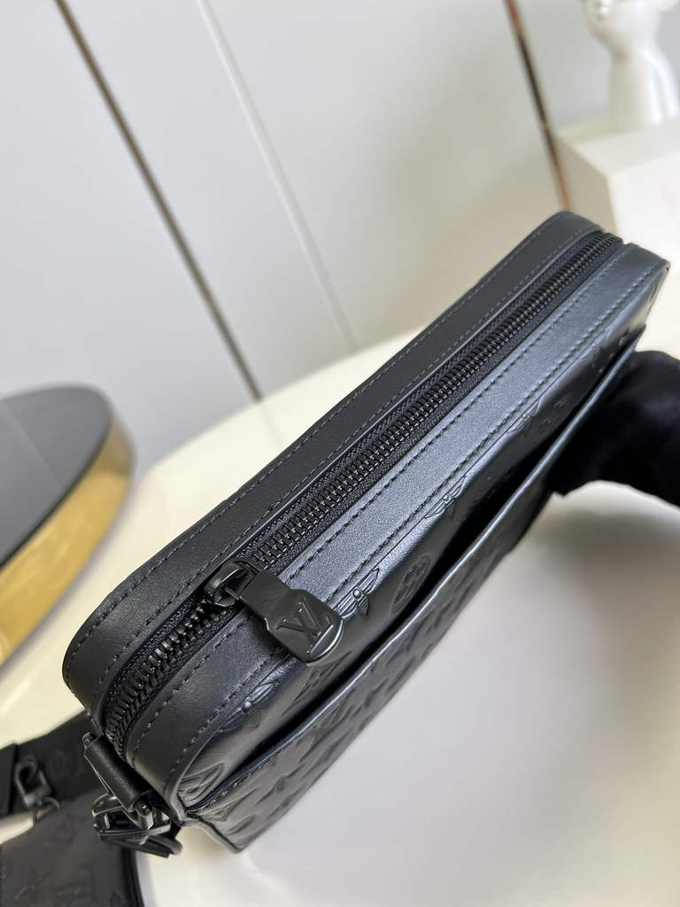 Louis Vuitton M69827 Duo Messenger Monogram Shadow Leather Black
